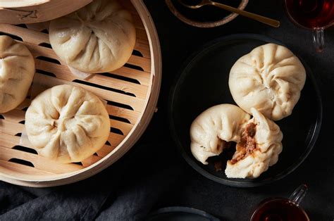  Chuzhou Steamed Pork Buns:  A Symphony of Savory Steaming Delights and Umami-Rich Flavor Explosions!